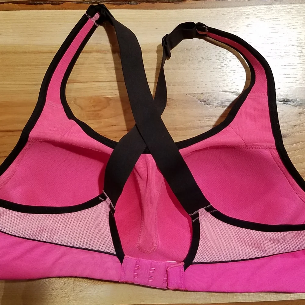 VICTORIA’S SECRET VSX Sport Racerback Sports Bra Size 34C - Picture 2 of 9